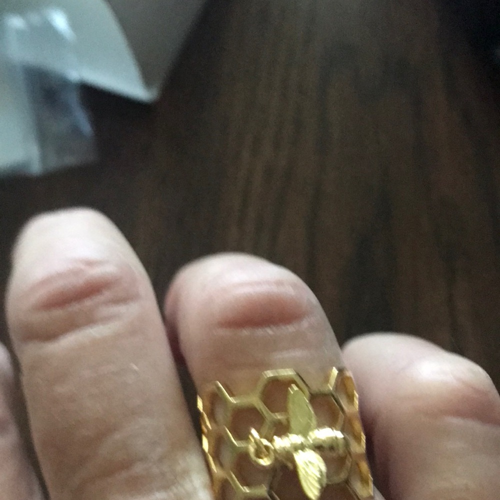 Lisa Robertson beehive ring never worn